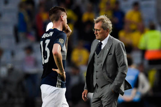 Sveriges förbundskapten Erik Hamrén och Pontus Jansson