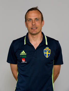 Fredrik Bergström , läkare i Sveriges U21 fotbollslandslag