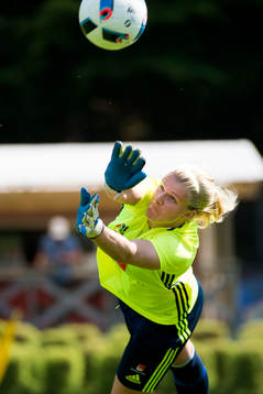 Sveriges målvakt Emelie Lundberg