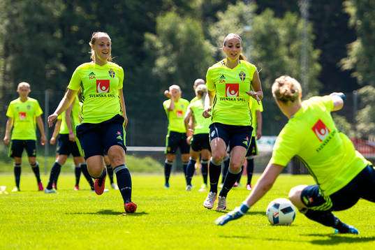 Freja Hellenberg och Kosovare Asllani