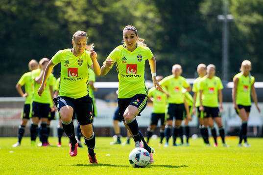 Freja Hellenberg och Kosovare Asllani