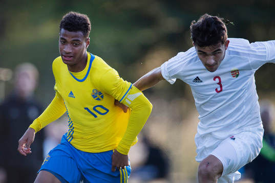 Sveriges Joseph Ceesay och Ungerns Gergényi Bence