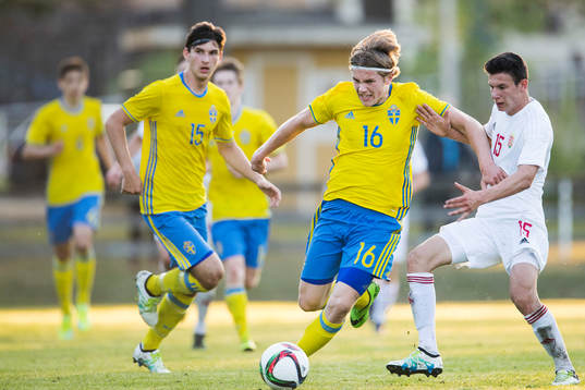 under  P18-landskampen i fotboll mellan Sverige och Ungern