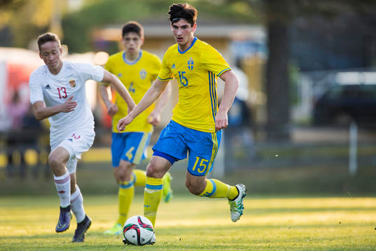 Ungerns Biro Akos och Sveriges Besard Sabovic