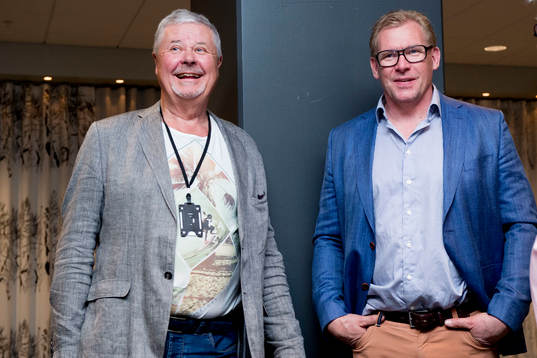 Percy Nilsson och Malmö Redhawks sportchef Patrik