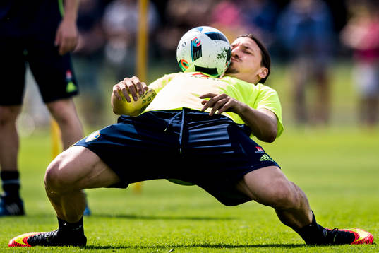 Bläddra bland fler bilder av Fotboll, Sverige, Träning 