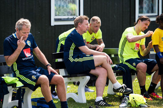 Förbundskapten Erik Hamrén, Peter Wettergren, bevakare