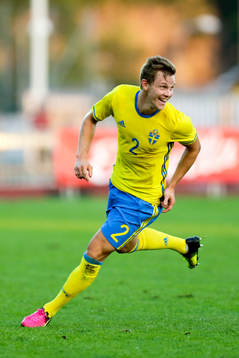 Sveriges Emil Krafth jublar