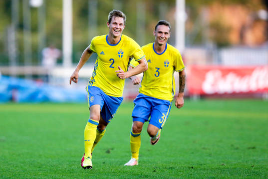 Sveriges Emil Krafth jublar