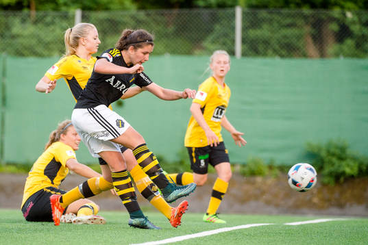 s Loreta Kullashi gör 2-1