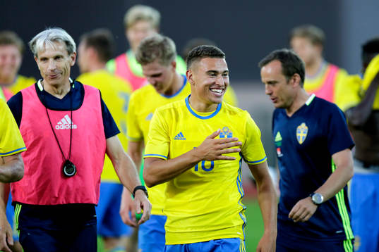 Sveriges Jordan Larsson jublar