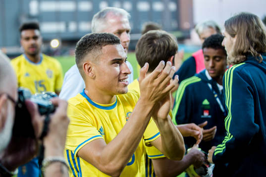 Sveriges Jordan Larsson jublar