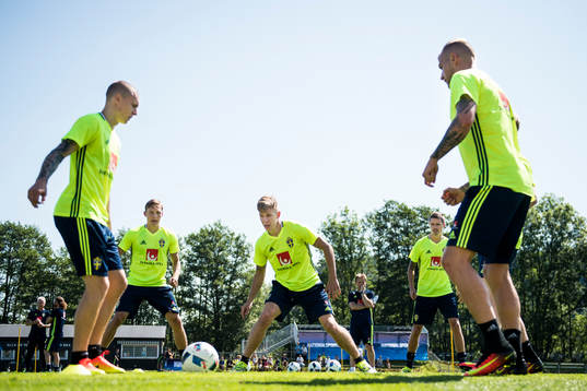 Victor Nilsson Lindelöf, Ludwig Augustinsson, Pontus