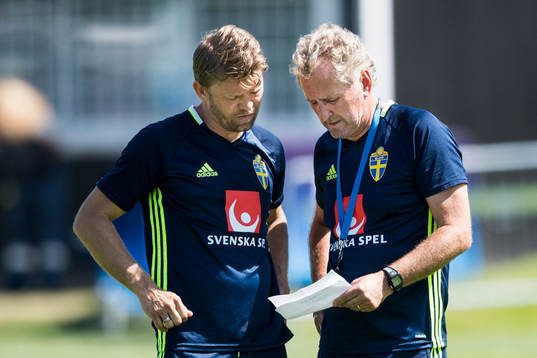 Players manager Marcus Allbäck och förbundskapten Erik