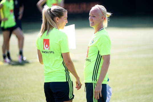 Linda Sembrant och Caroline Seger