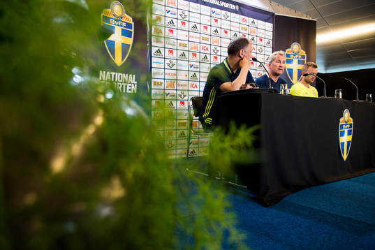 Bläddra bland fler bilder av Fotboll, Sverige, Presskonferens 