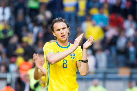 Sveriges Albin Ekdal tackar publiken