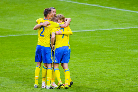 Sveriges Mikael Lustig, Zlatan Ibrahimovic och Sebastian