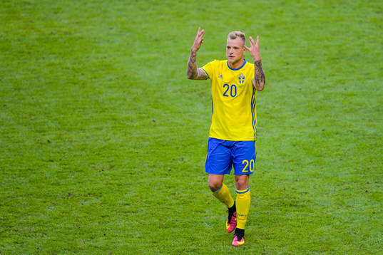 Sveriges John Guidetti  tackar publiken