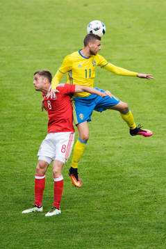Wales Andy King och Sveriges Marcus Berg