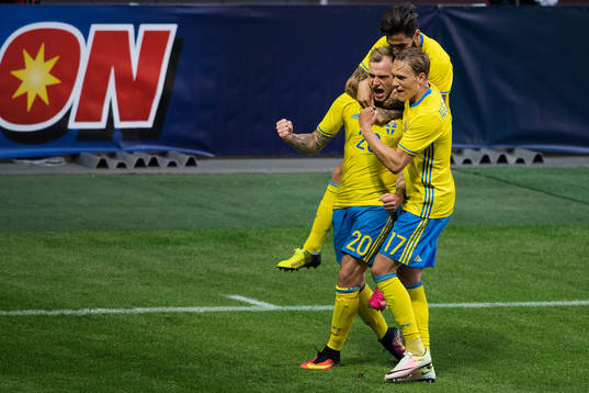 Sveriges Jimmy Durmaz, John Guidetti och Ludwig