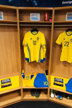 En tröja för Zlatan Ibrahimovic hänger i Sveriges