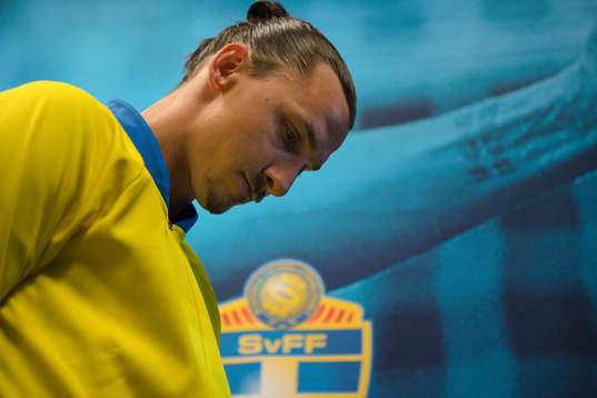 Sveriges Zlatan Ibrahimovic i spelargången