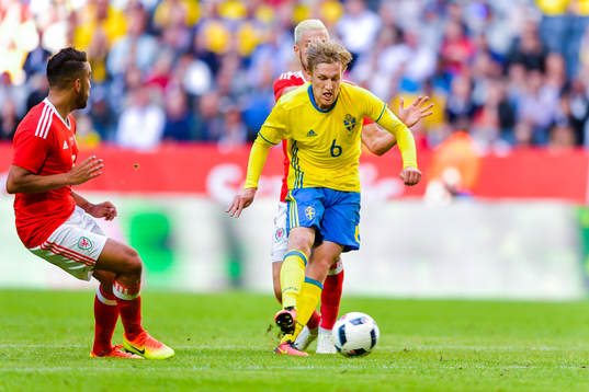 Sveriges Emil Forsberg gör 1-0