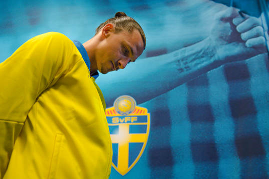 Sveriges Zlatan Ibrahimovic i spelargången före