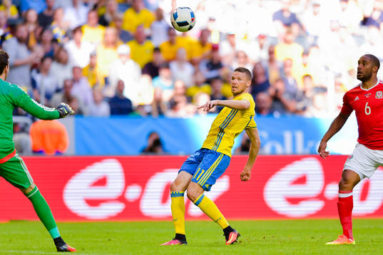 Sveriges Marcus Berg med målchans