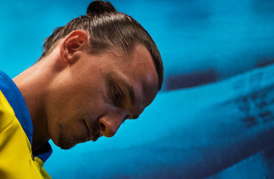Sveriges Zlatan Ibrahimovic i spelargången
