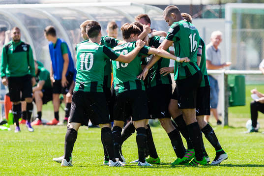 Högaborgs spelare jublar