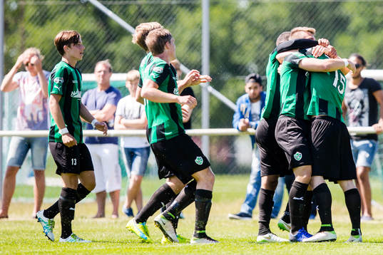Högaborgs spelare jublar