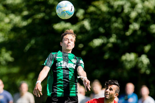 Högaborgs Benjamin Tannus nickar