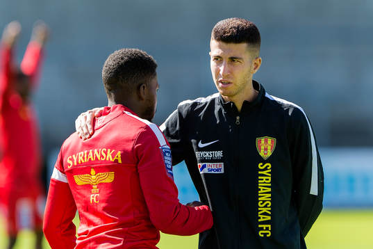 Syrianskas tränare Steven Younan före fotbollsmatchen i
