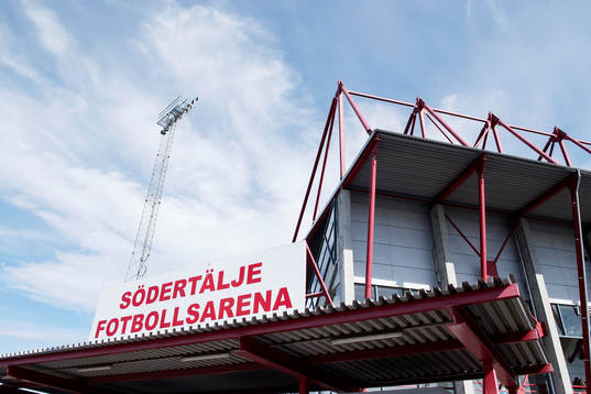 Exteriör vy av Södertälje Fotbollsarena