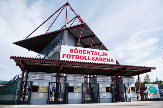 Exteriörbild över Södertälje Fotbollsarena