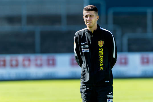 Syrianskas tränare Steven Younan  före fotbollsmatchen i