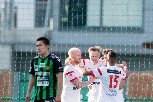 Assyriskas spelare jublar