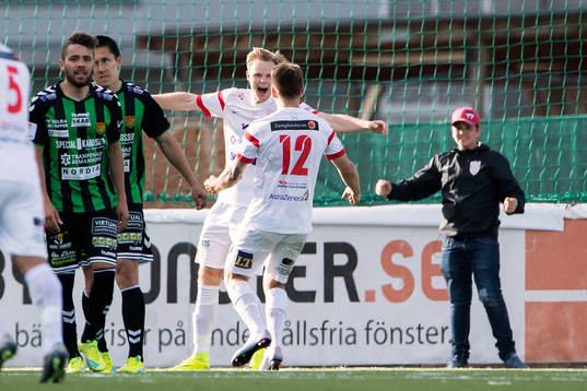 Assyriskas Tim Söderström jublar