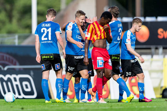 Halmstads spelare jublar