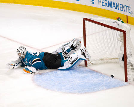 San Jose Sharks goalie Martin Jones (31)