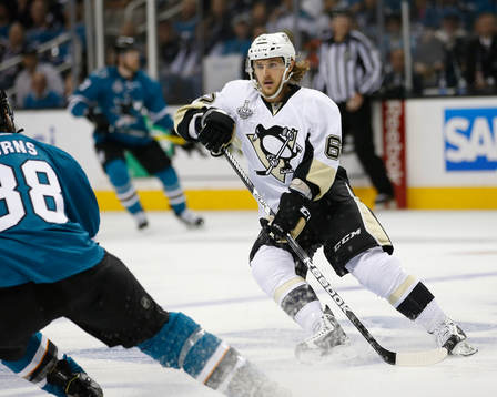 Pittsburgh Penguins left wing Carl Hagelin (62)