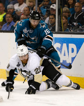 Pittsburgh Penguins defenseman Ian Cole (28) and San Jose