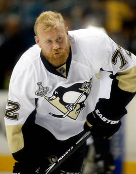 Pittsburgh Penguins right wing Patric Hörnqvist (72)