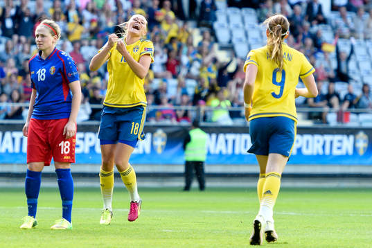 Sveriges Fridolina Rolfö jublar