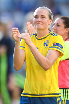 Sveriges Magdalena Eriksson tackar publiken