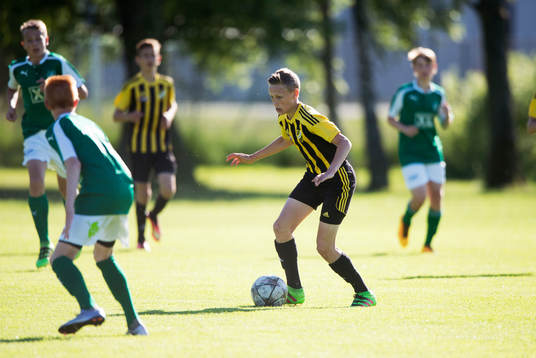 Bläddra bland fler bilder av Fotboll, P02, IFK Hässleholm - Hässleholms IF