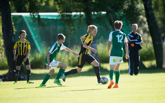 i matchen för pojkar födda 2002 mellan IFK Hässleholm