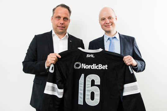 Jörgen Lindgren, vd SHL, och Jesper Svensson, kommersiell